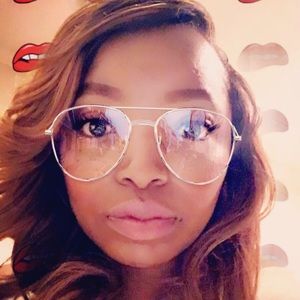 Meet your Posher, Latiya